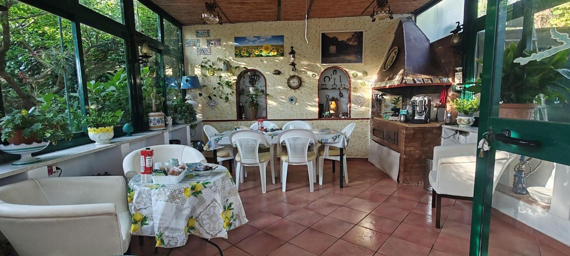 Villa Dei Fiori B&B Капри Экстерьер фото
